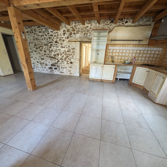  Midimas Immo : Building | BAGNOLS-SUR-CEZE (30200) | 241 m2 | 227 999 € 