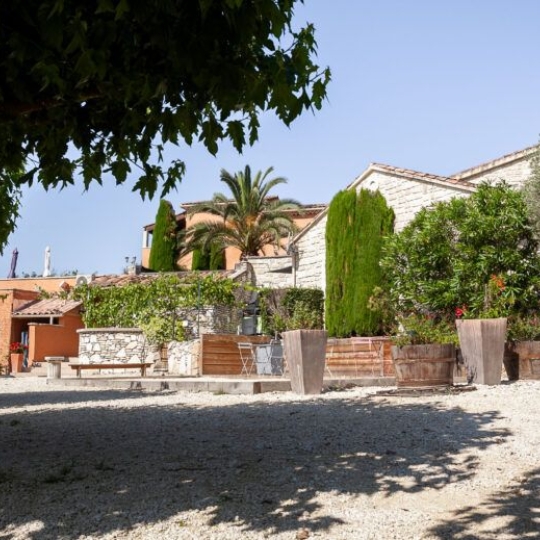  Midimas Immo : Domaines / Propriétés | SAINT-MARTIN-D'ARDECHE (07700) | 290 m2 | 915 000 € 