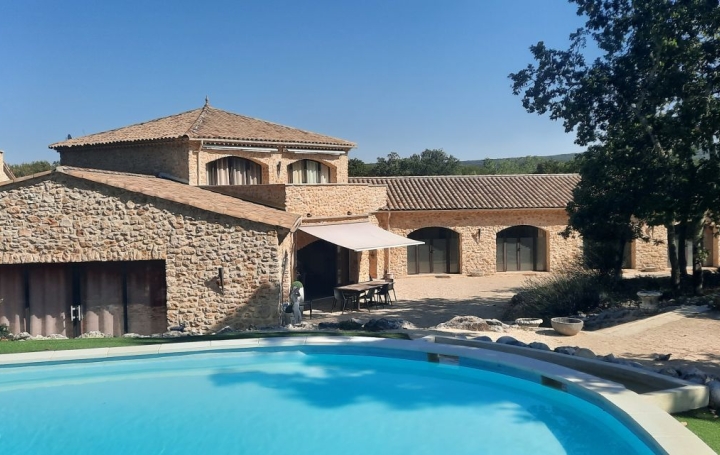 Villa VALLON-PONT-D'ARC 425 m2 884 000 € Villa VALLON-PONT-D'ARC 425 m2 884 000 €