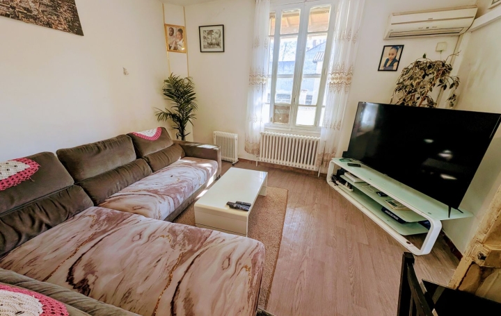 Maison de ville AVIGNON 120 m2 171 200 € Maison de ville AVIGNON 120 m2 171 200 €